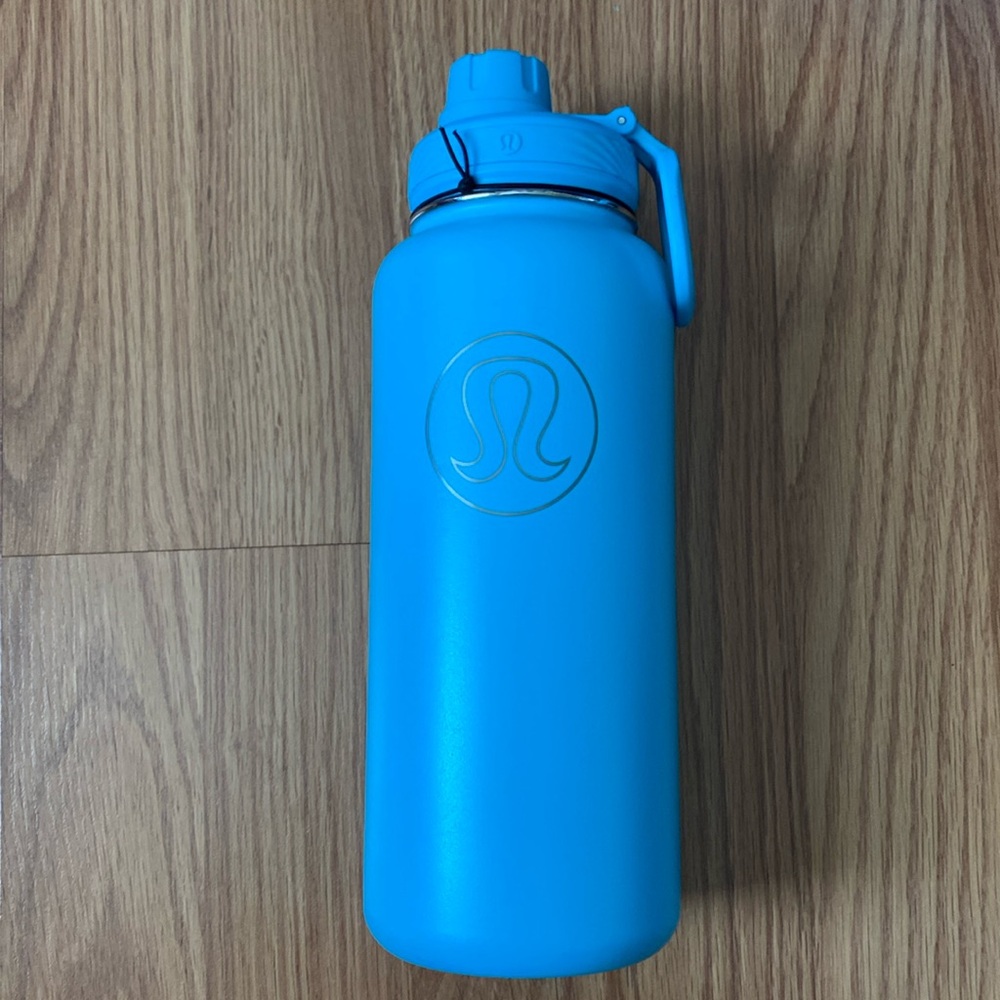 ❤️ Lululemon Logo Back to Life Sport Bottle *32oz Electric Turquoise NWT